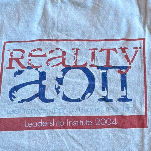 Alpha Omicron Pi Vintage 2004 Leadership Institute T-Shirt - Picture 4 of 10
